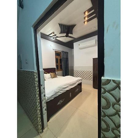 Rudra Inn Ayodhya Eksteriør bilde